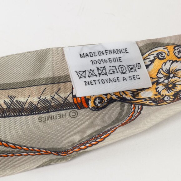 Hermes Cavalcades Gris Perle, Orange, & Multicolor Printed Silk Twilly - Picture 3 of 4
